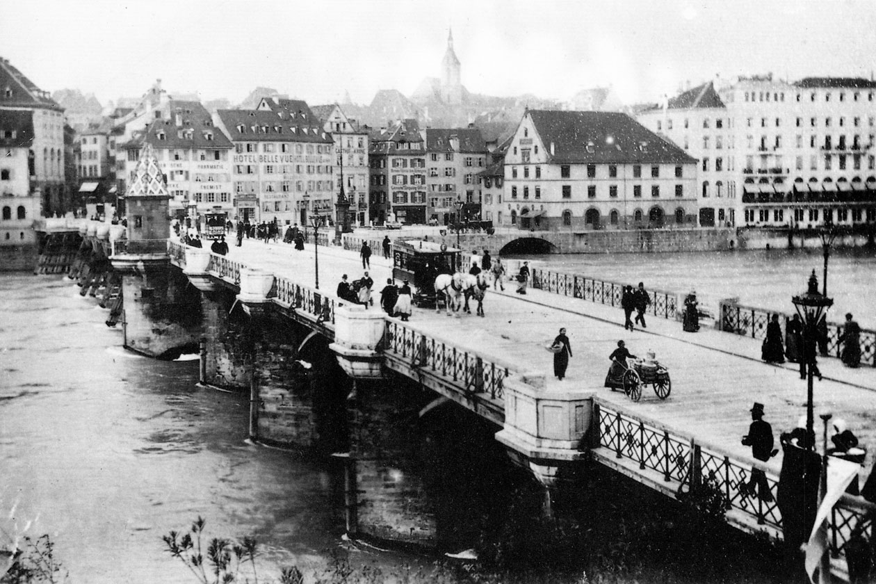 Kutschen-Kultur & Events - Rösslitram auf der Mittleren Brücke (um 1890)